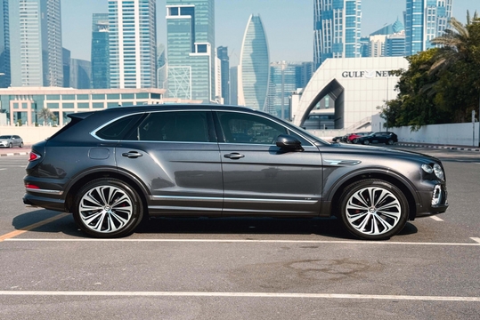 Bentley Bentayga 2