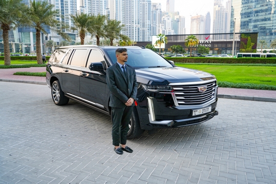 Cadillac Escalade 2023 (7 places) 1