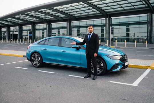 Mercedes Benz EQE 1
